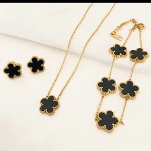 Elegant Gold and Black Flower Jewelry Set